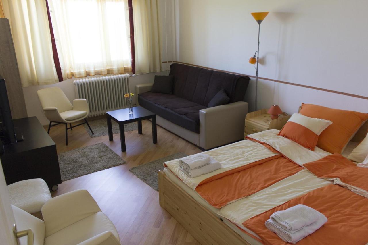 Apartman "A" Szeged Buitenkant foto